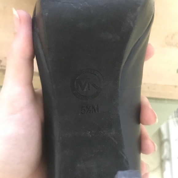 Micheal Kors Heels. 5 1/2 M. GUC - Picture 4 of 4